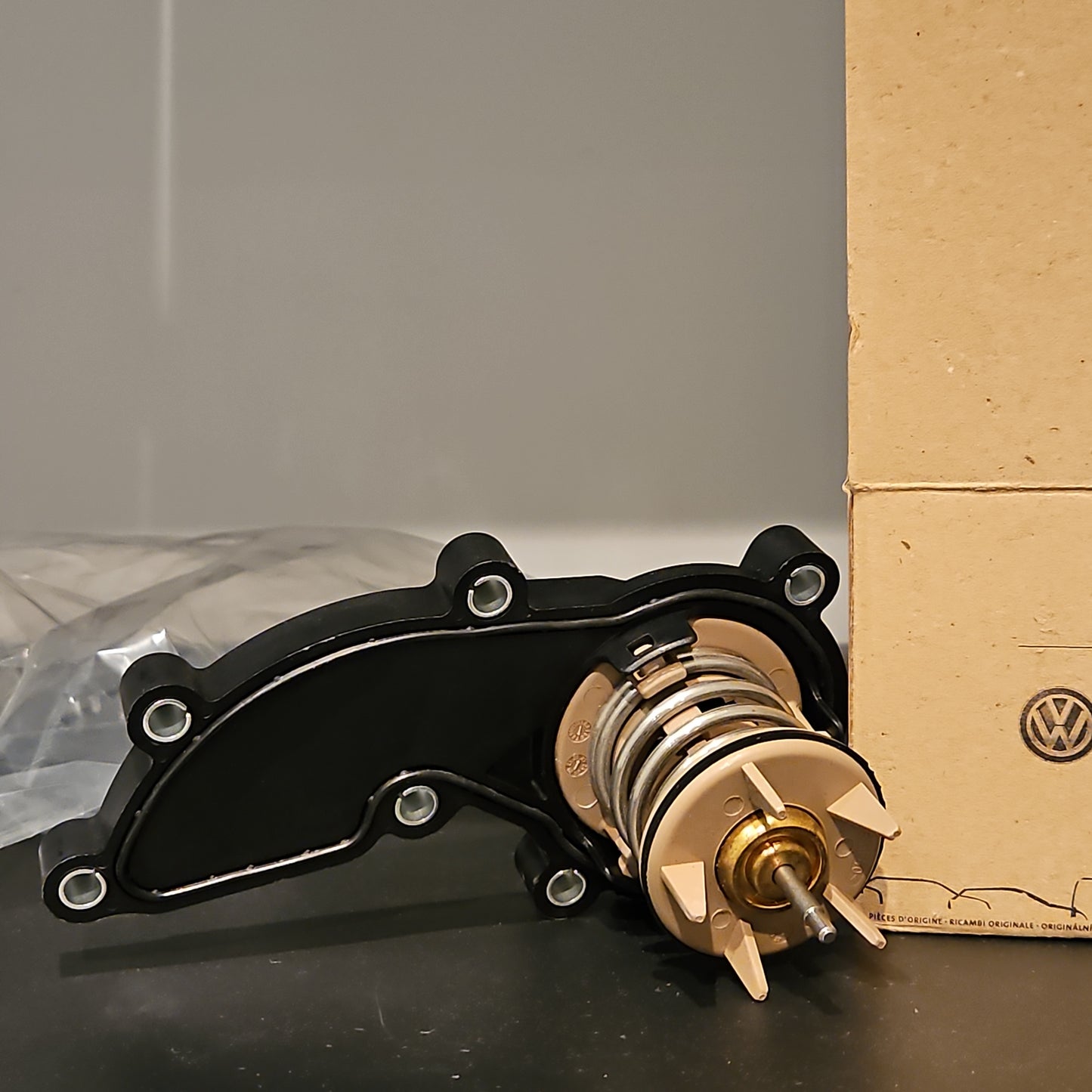 OEM 06E121111AL Engine Coolant Thermostat