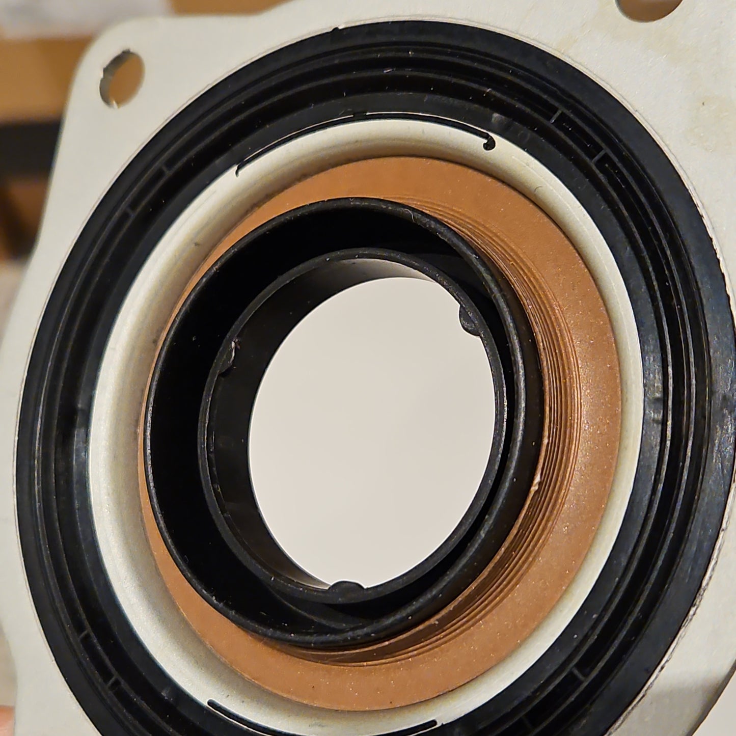 OEM 94810191020 Crankshaft Seal with Flange Elring