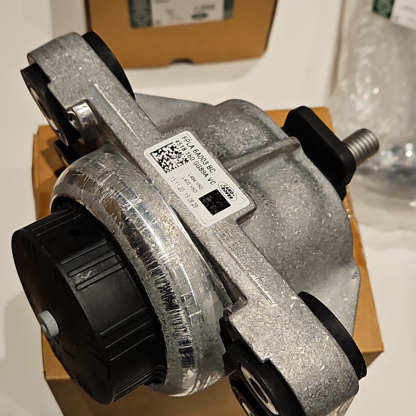 OEM LR123907 Motor Mount - Land-Rover