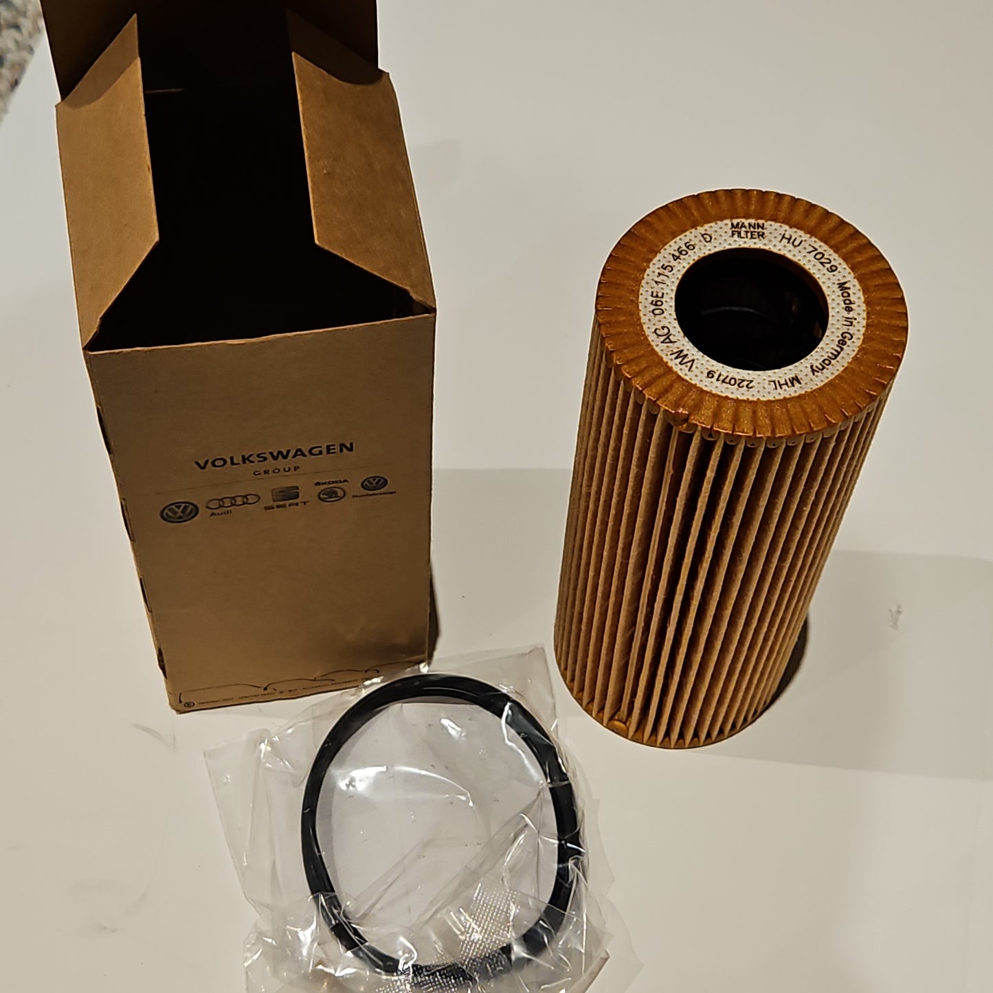 OEM 06E115562C Engine Oil Filter Element FILTERELEM