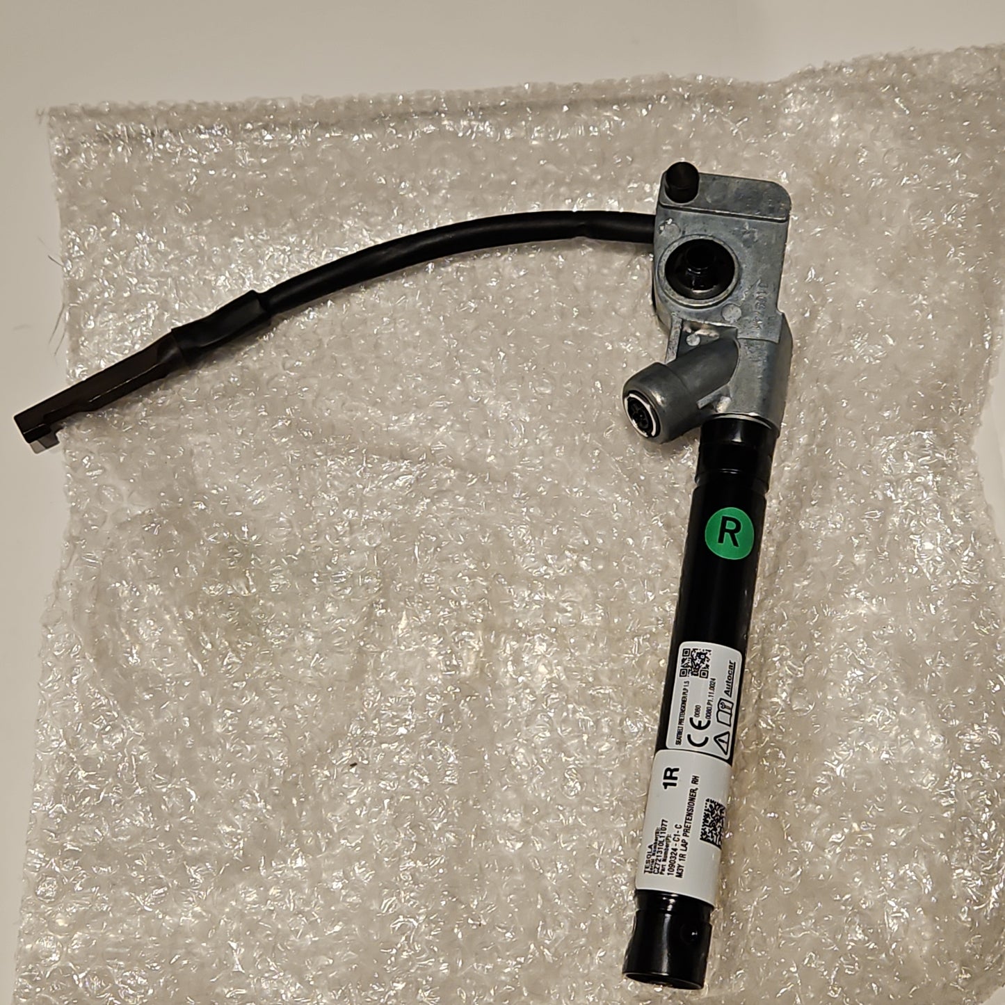 TESLA 1090324-C1-C Front Seat Belt Pretensioner Model 3 Model Y NEW Right