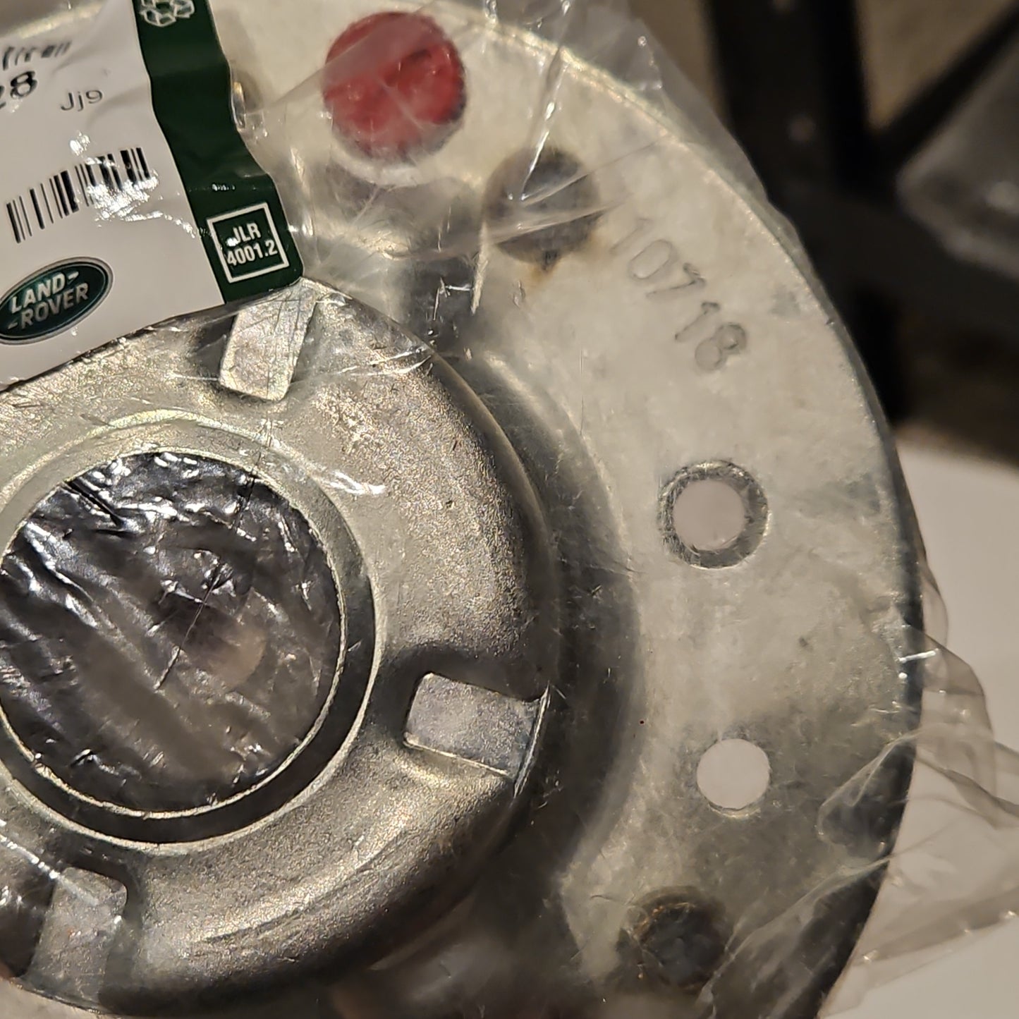 OEM LR032528 SHOCK ABSORBER MOUNTING