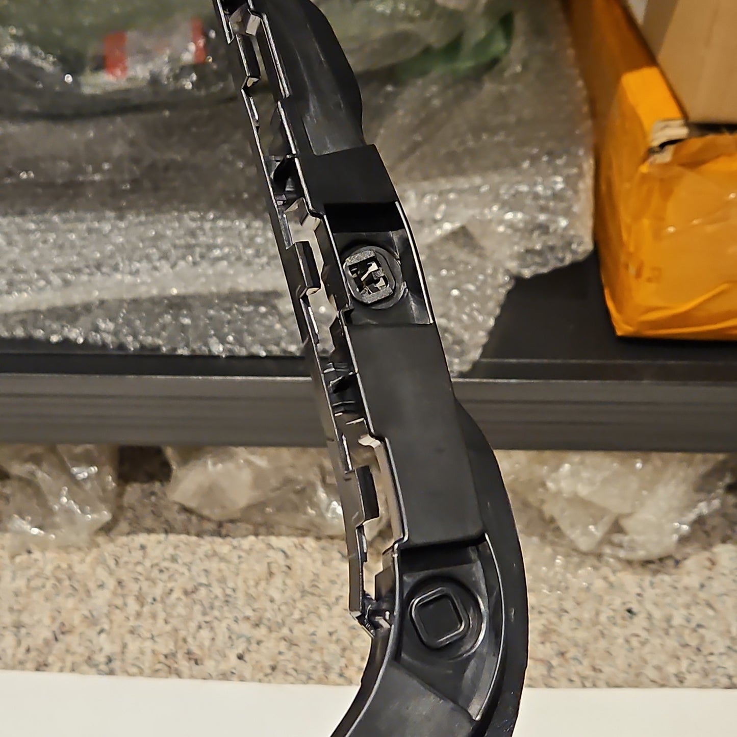 Tesla 1083988-00-J M3 Rear Bumper Rear Wing Bracket LH