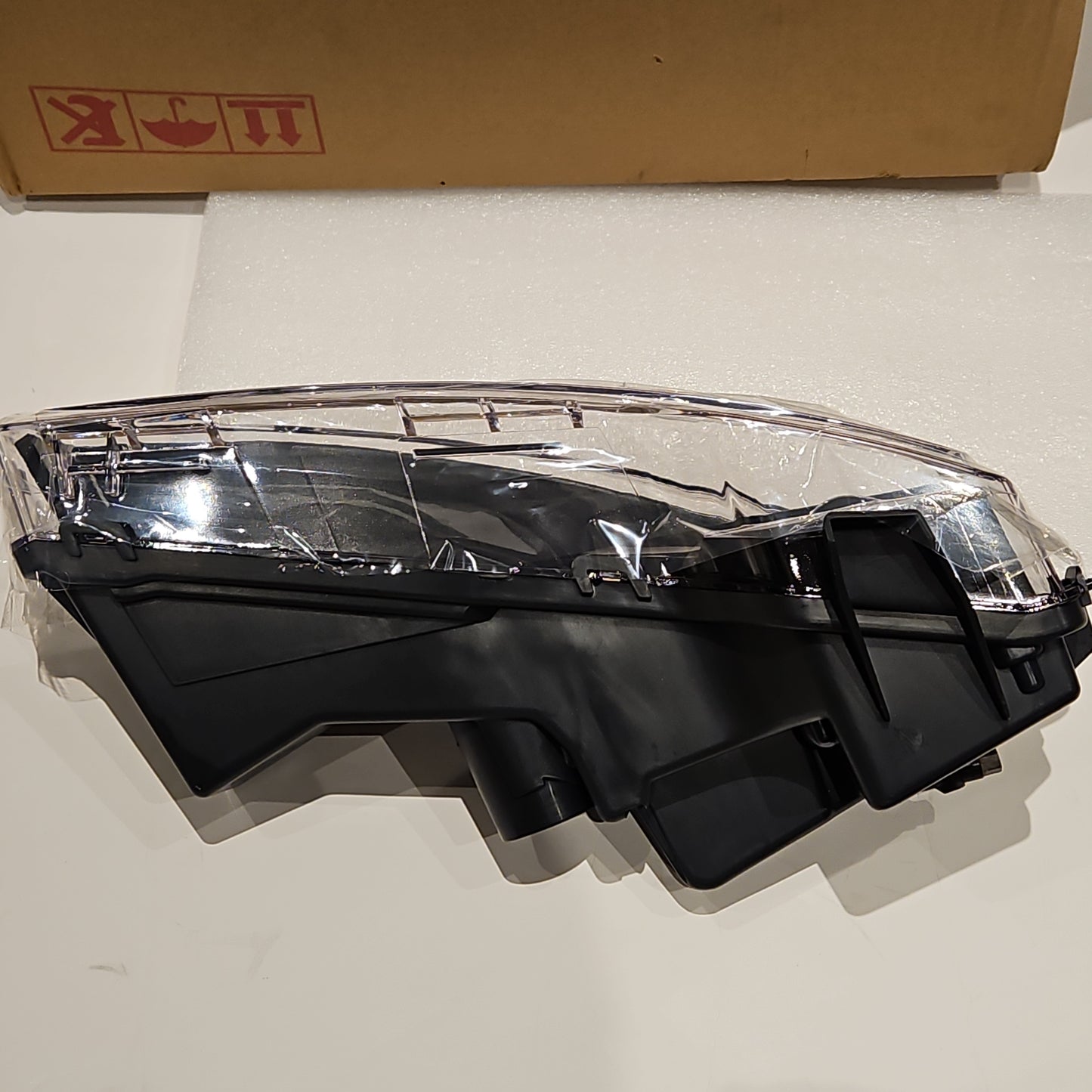 Tesla 1077392-00-E MODEL 3 FASCIA FOG LAMP RIGHT HAND