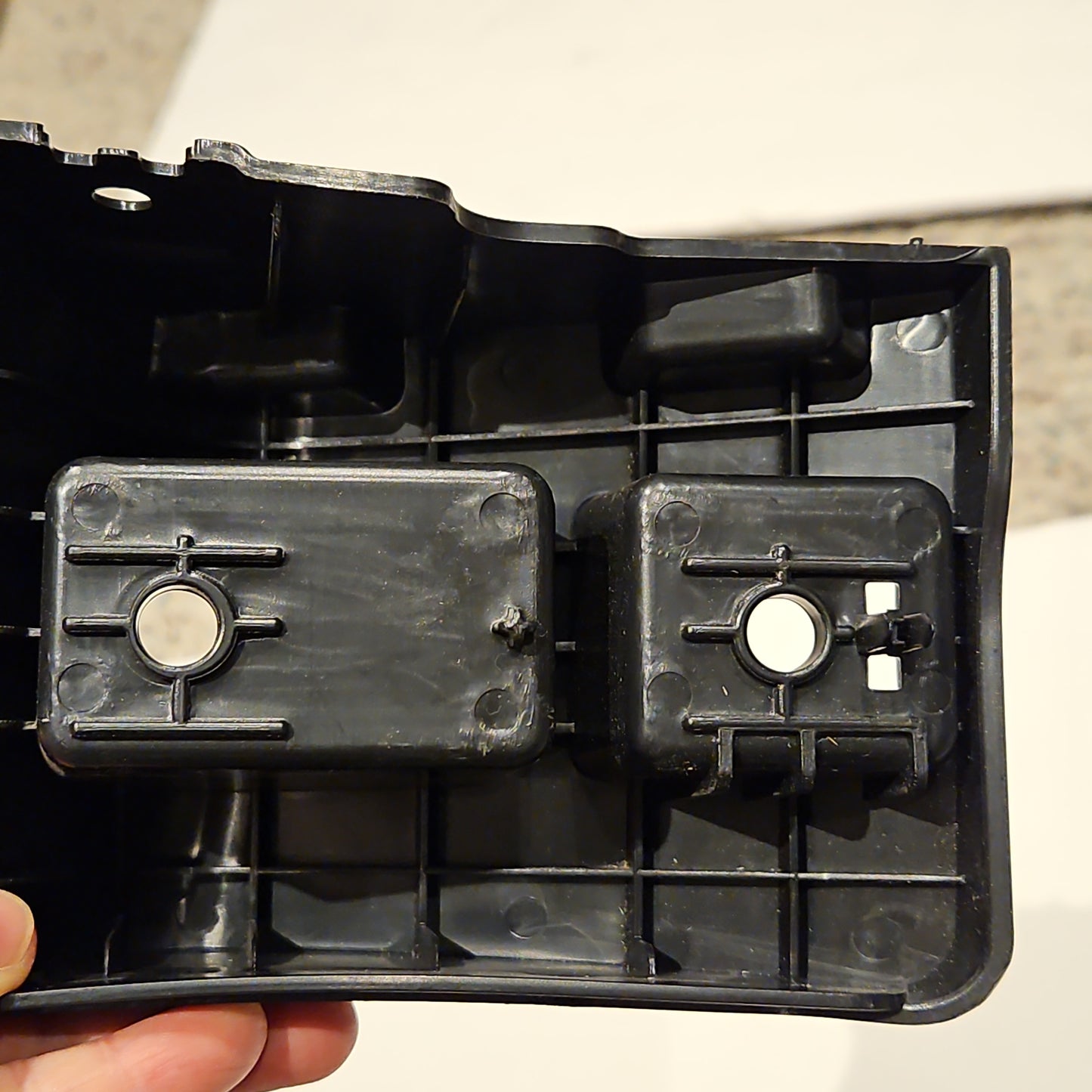 Tesla 1506968-00-E(LH) Model Y Rear Bumper Upper Bumper Bracket NEW