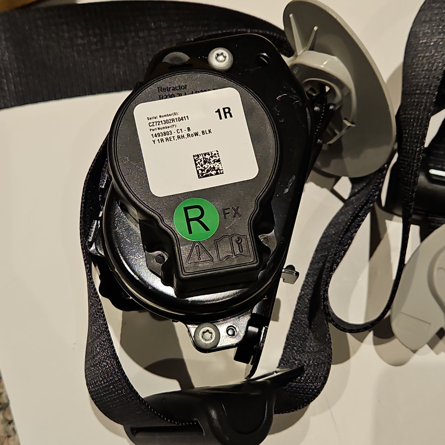 Tesla 1493803-C1-B Model Y safety seatbelt retractor assembly NEW Front Right