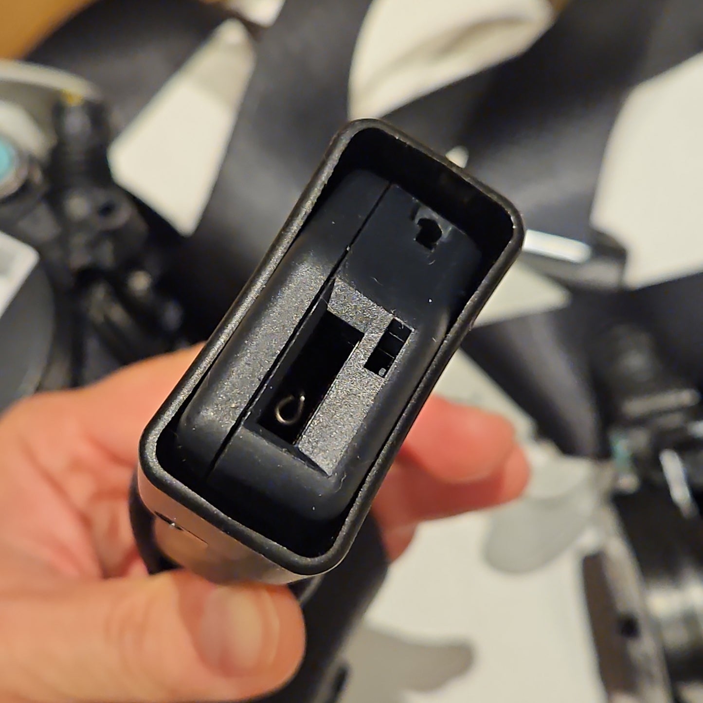 Tesla 1493803-C1-B Model Y safety seatbelt retractor assembly NEW Front Right