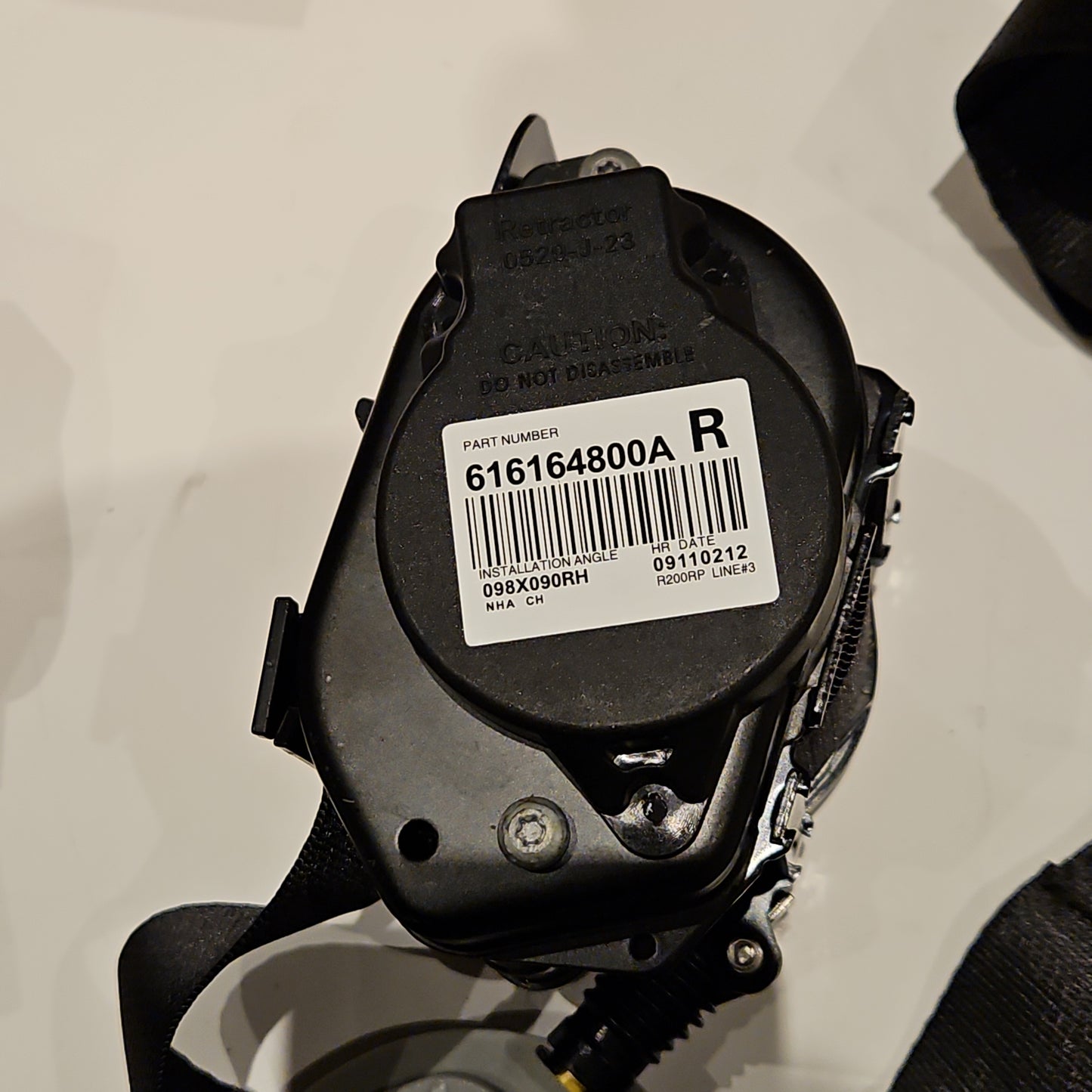 Tesla 1105822-01-F Model 3 safety belt retractor NEW Front Right