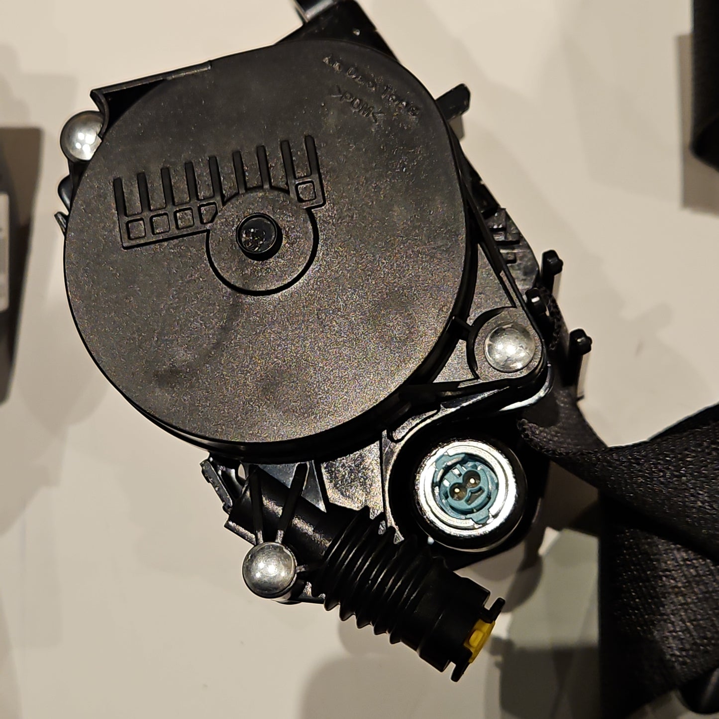 Tesla 1105821-01-F Model 3 safety belt retractor NEW Front Left