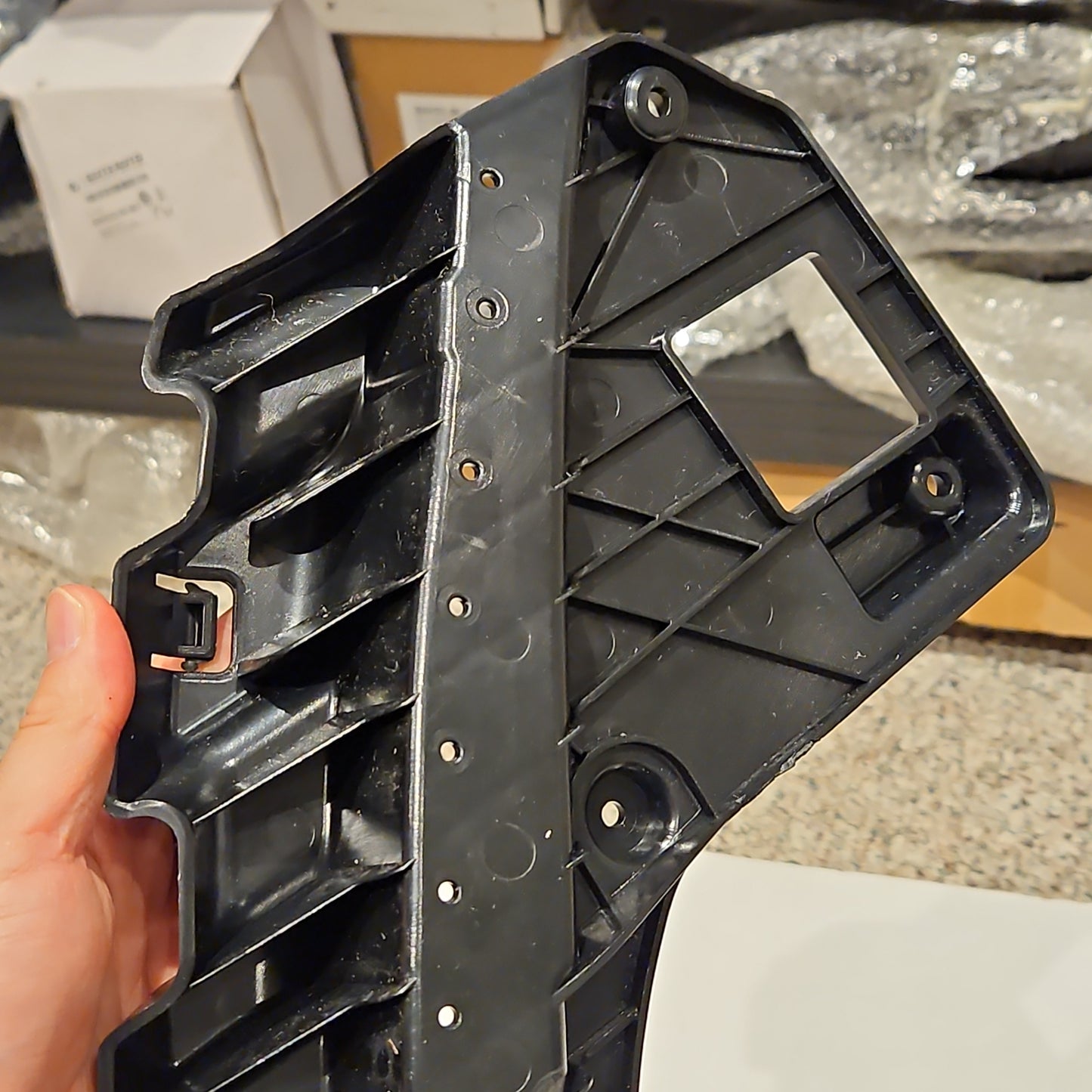 Tesla 1453376-00-A-RH Model 3 Headlamp Fascia Bracket RH