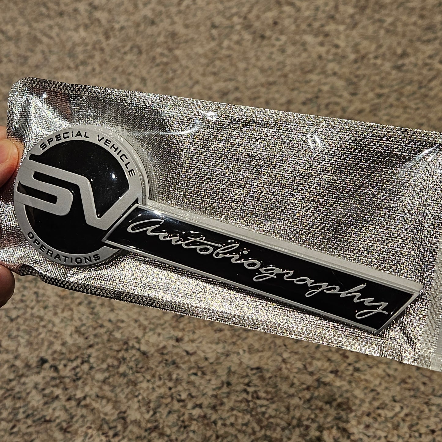 Land Rover SV Autobiography Special Vehicle Operations Logo Matte silver NEW