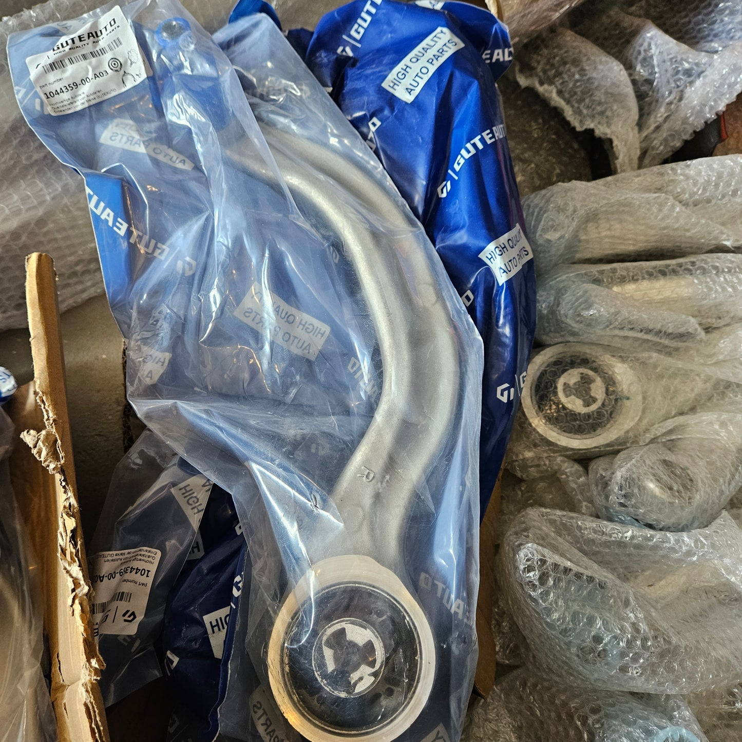 TESLA 1044359-00-A02 CONTROL ARM FRONT RH LOWER REARWARD NEW