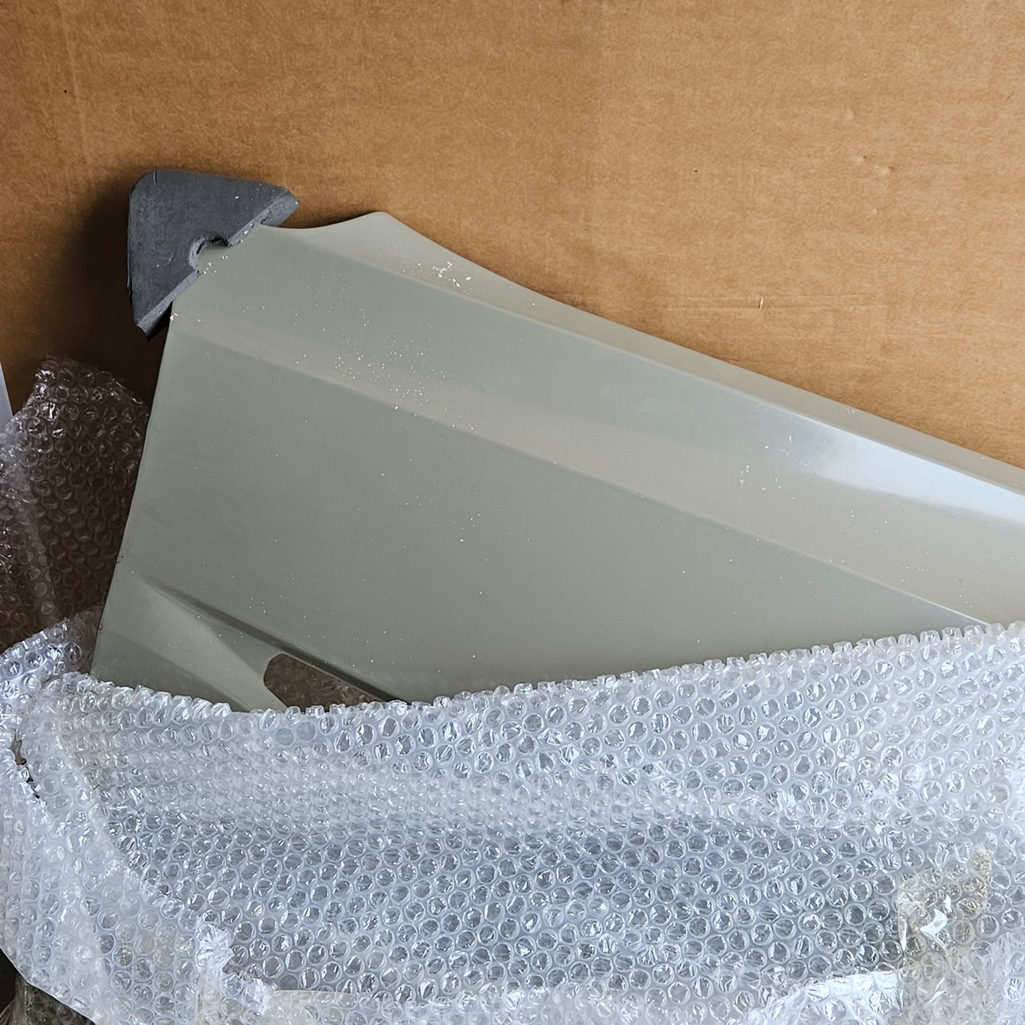 Tesla 1081400-E0-D MODEL 3 FRONT FENDER RIGHT SIDE NEW