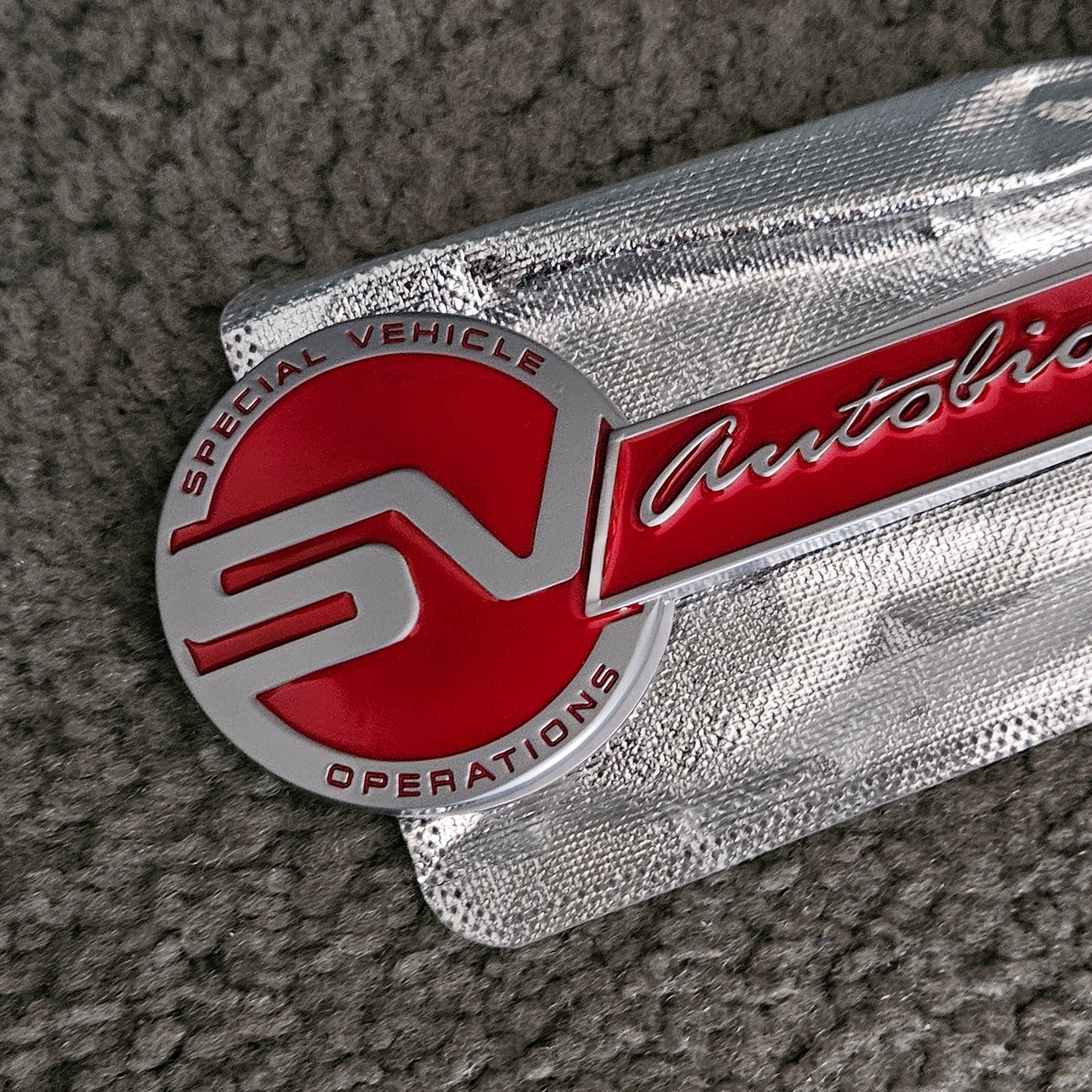 Land Rover SV Autobiography Special Vehicle Operations Logo red NEW