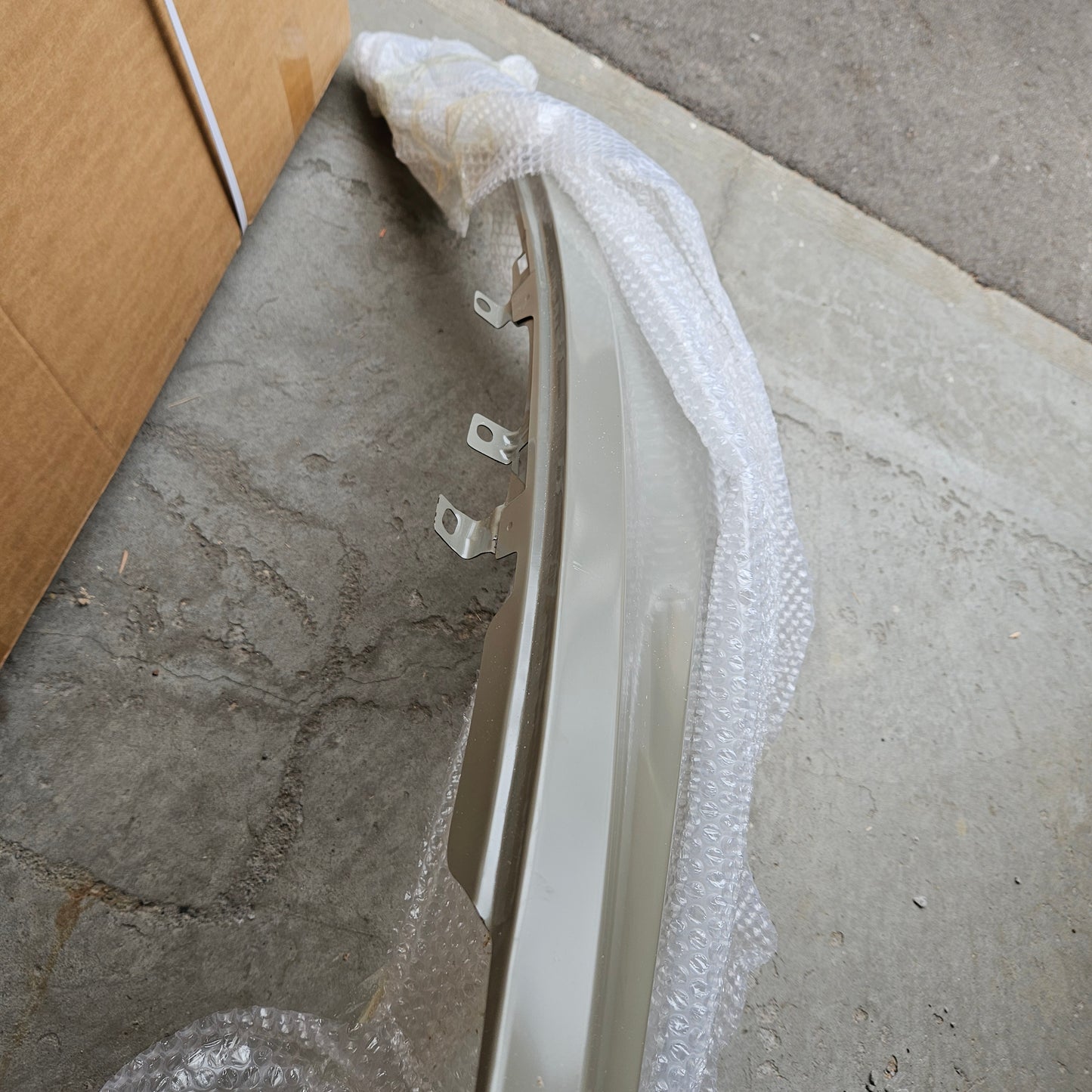 Tesla 1081400-E0-D MODEL 3 FRONT FENDER RIGHT SIDE NEW