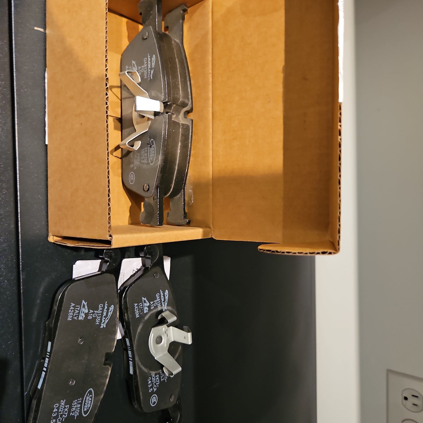 OEM LR072681 Front Brake Pads