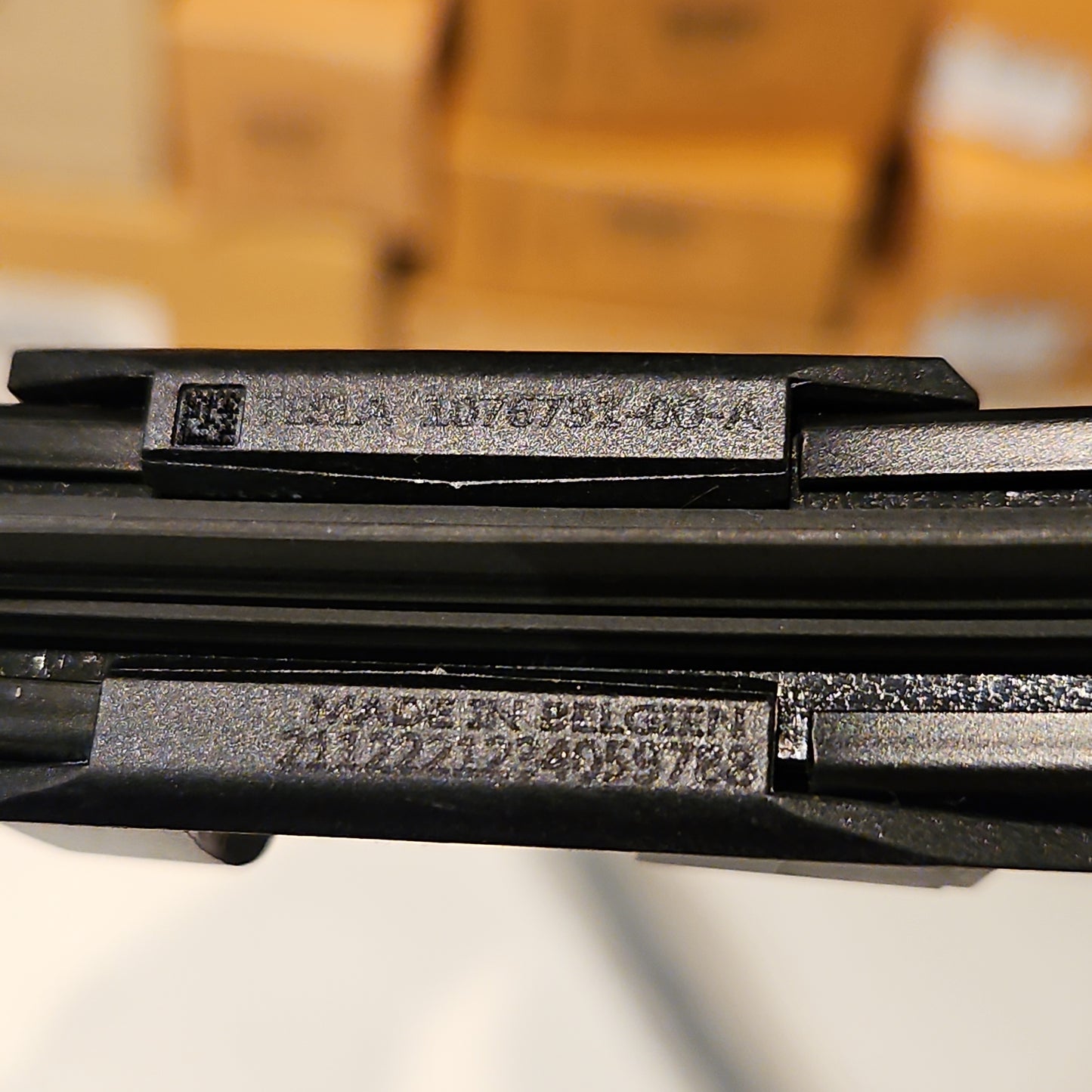 OEM 1076731-00-A(right)/1076730-00-B(left) Tesla Model 3 Windshield wiper