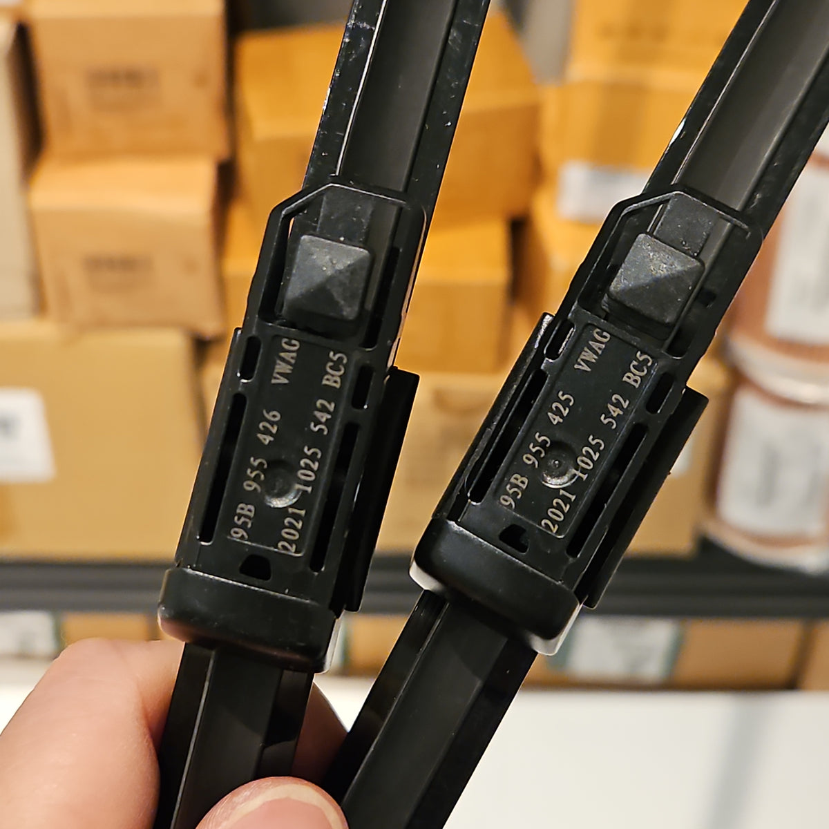 Porsche Front Windshield Wiper Blade Set Genuine Porsche 958.628.939.01 Porsche Front Windshield Wiper Blade Set Genuine Porsche 958.628.939.01