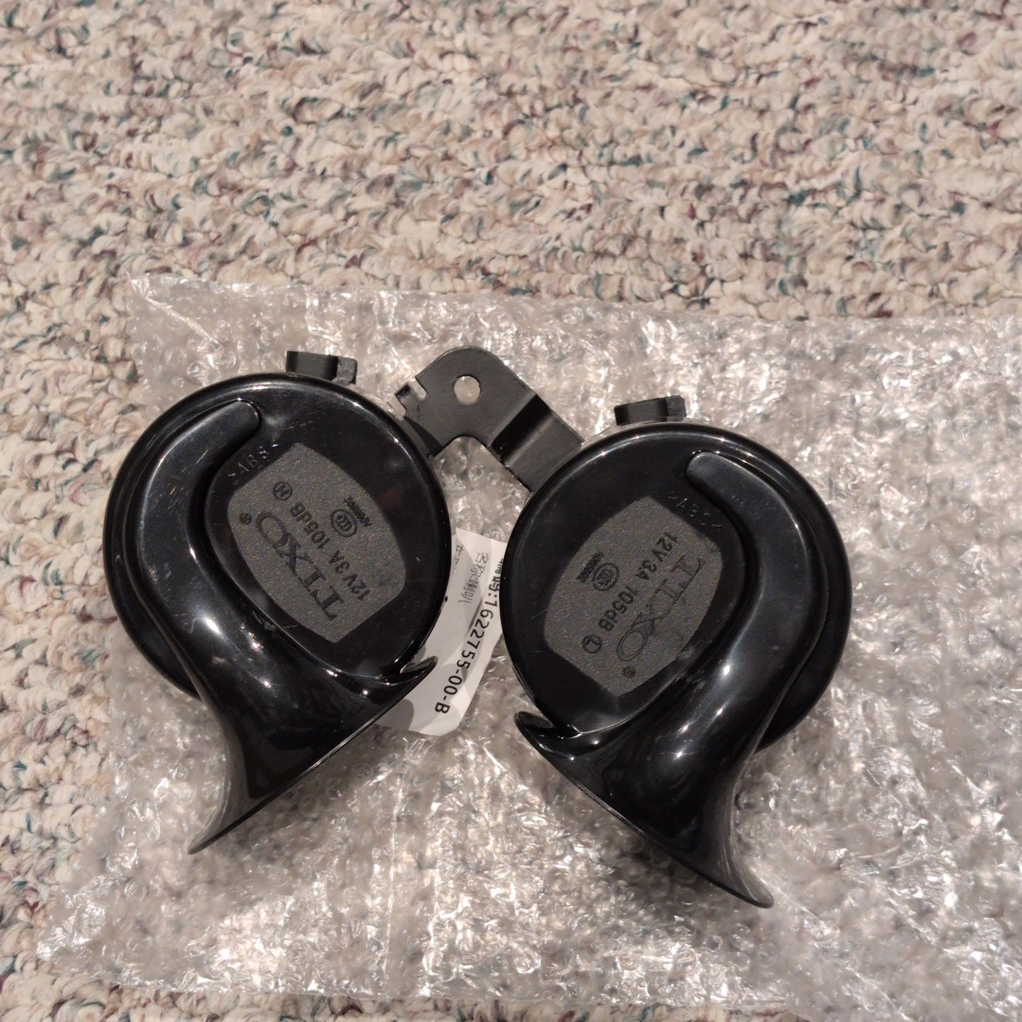 Tesla 1622755-00-B Model Y Car Snail Horn with Bracket