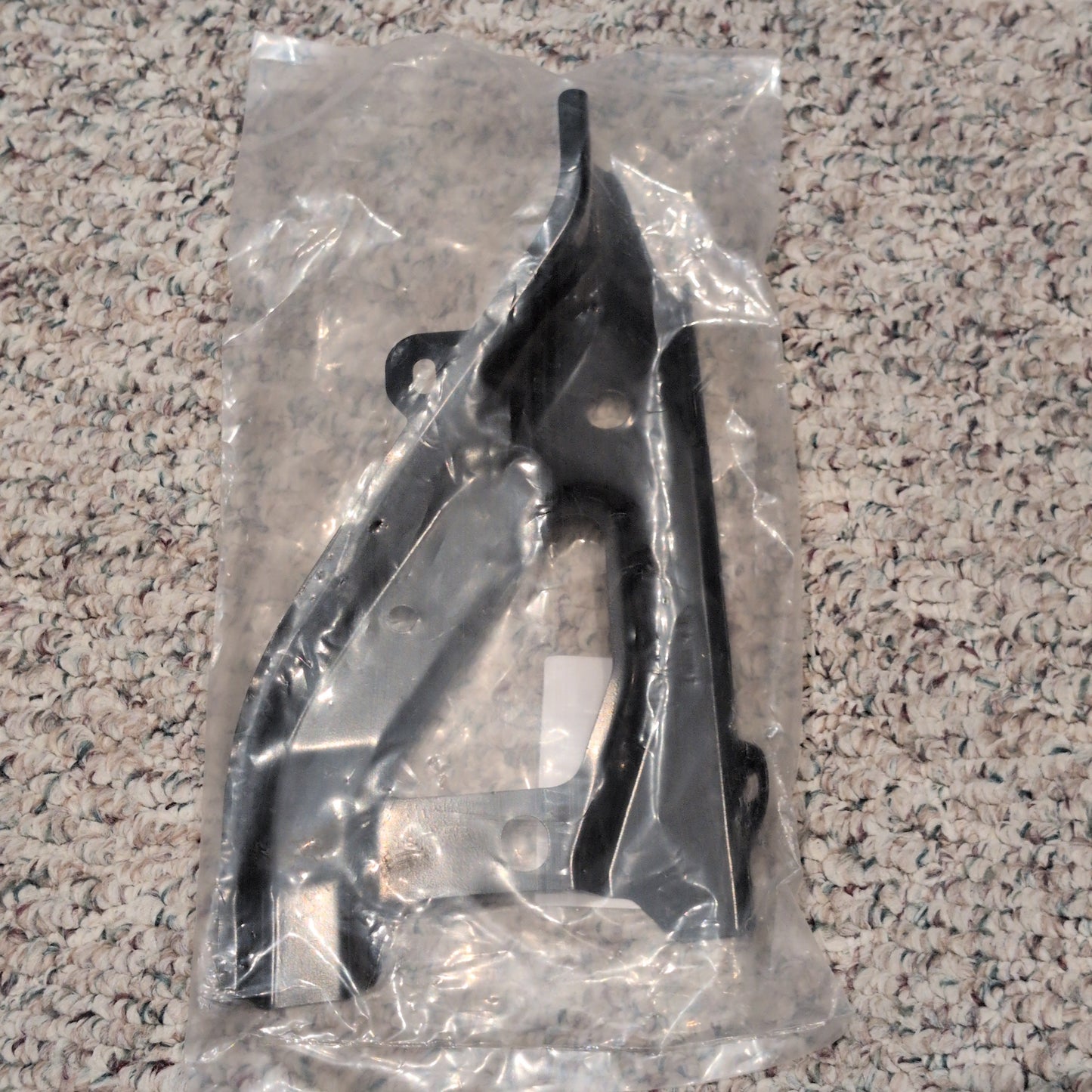 TESLA 1487696-S0-A/1487578-00-A Model Y Front Lower Fender Support Bracket