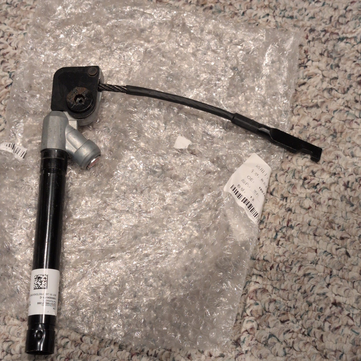 TESLA 1857606-C1-B Model 3 2024-2025 Seat Belt Pretensioner Right