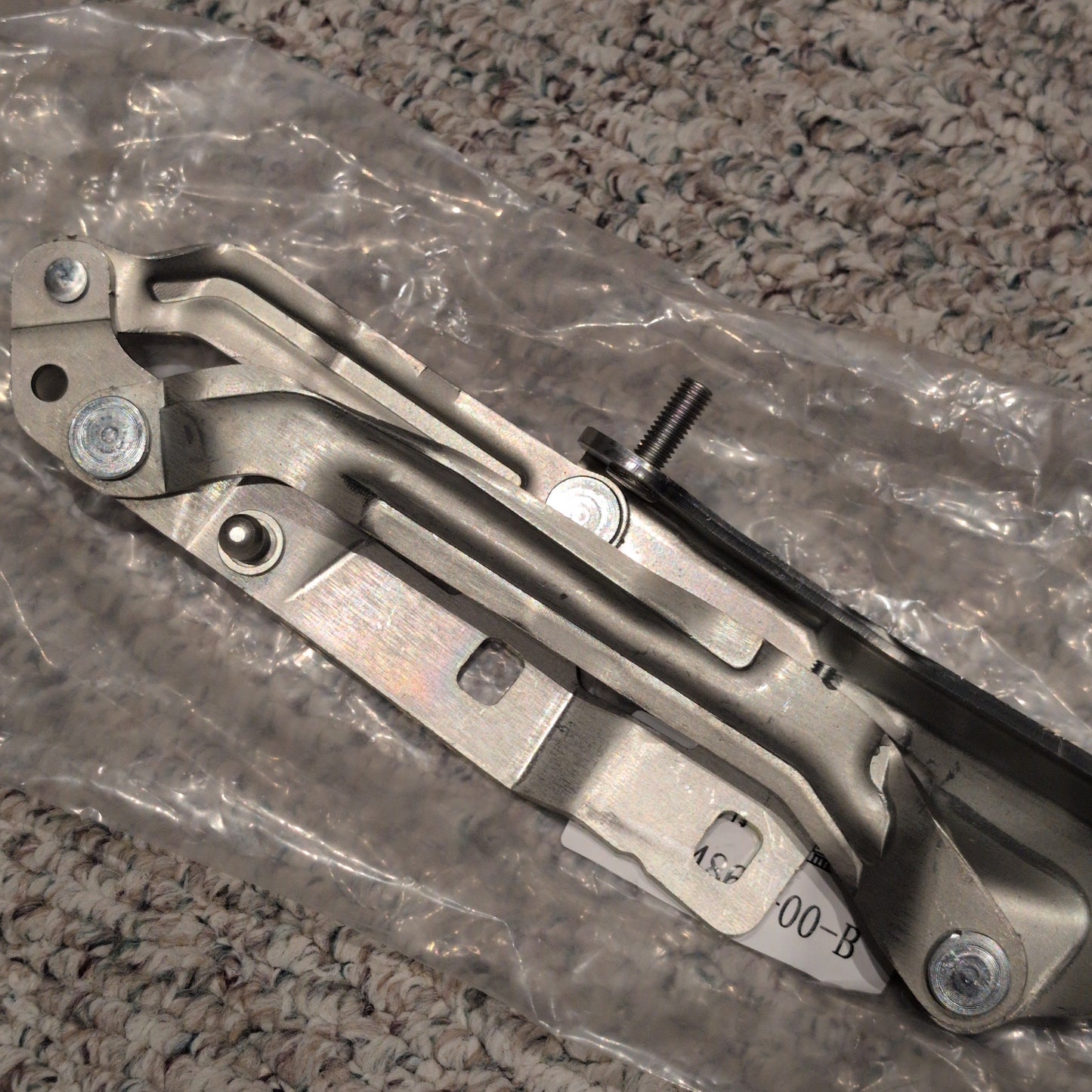 TESLA 1714863-00-B 2024 2025 Model 3 POWER TRUNK HINGE- LEFT HAND