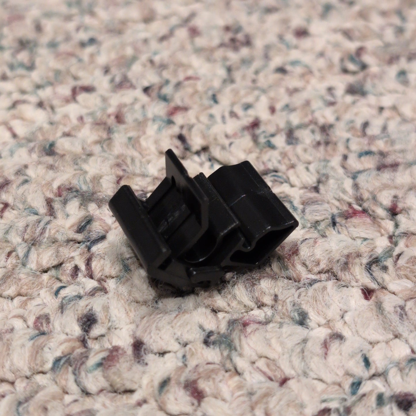 Tesla 1472872-00-C Model 3/Y Frunk Fender clips price each