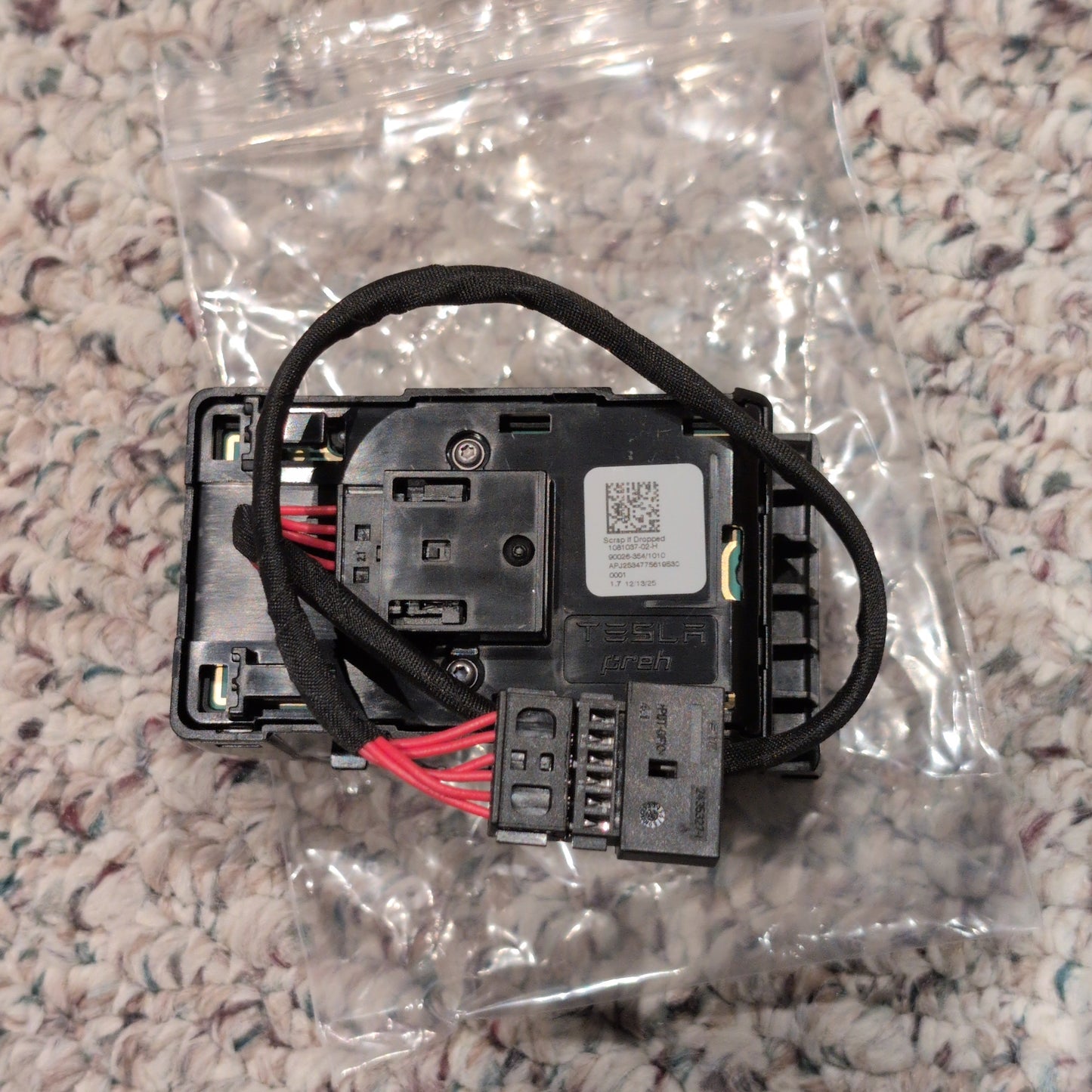 Tesla 1081037-02-H MY/3 Driver Door Window Switch Matte Black