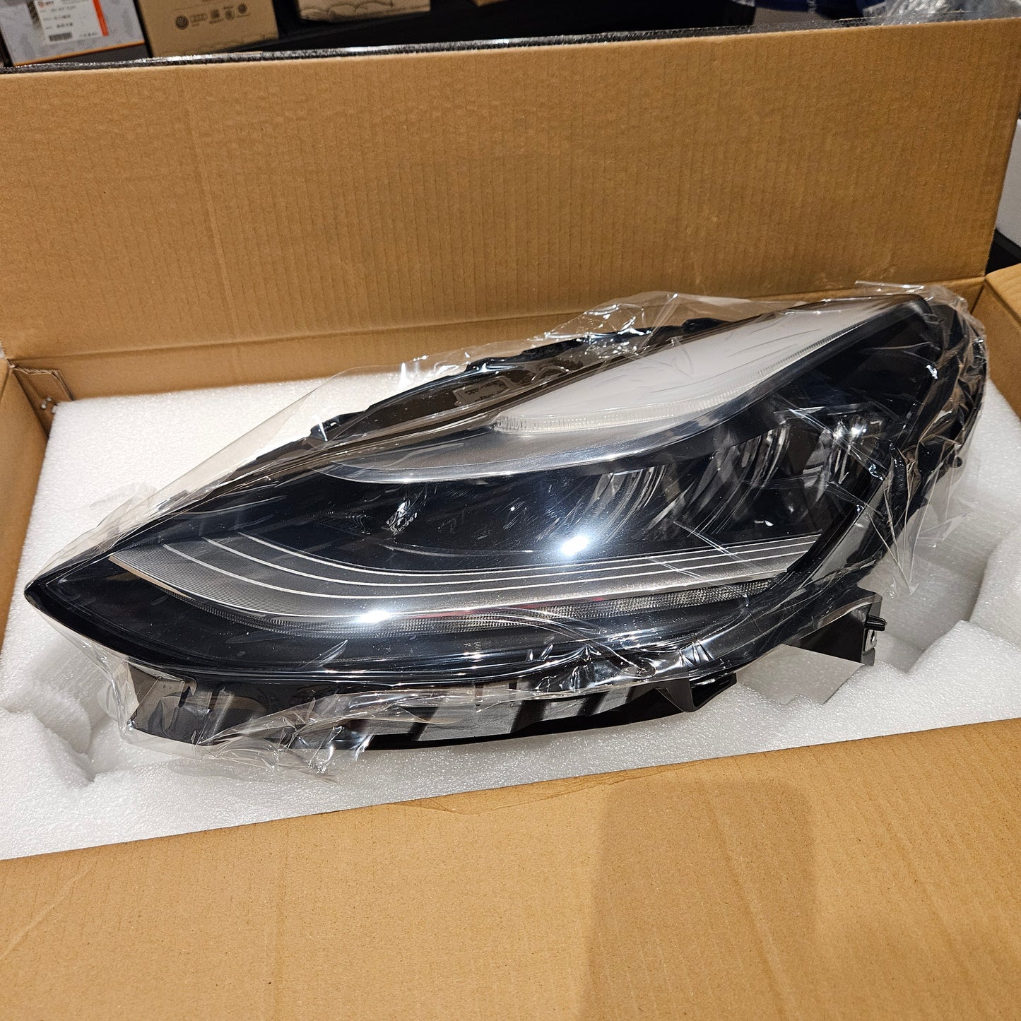 Tesla 1077375-00-C MODEL 3 LEFT LED HEADLIGHT REFLECTOR STYLE